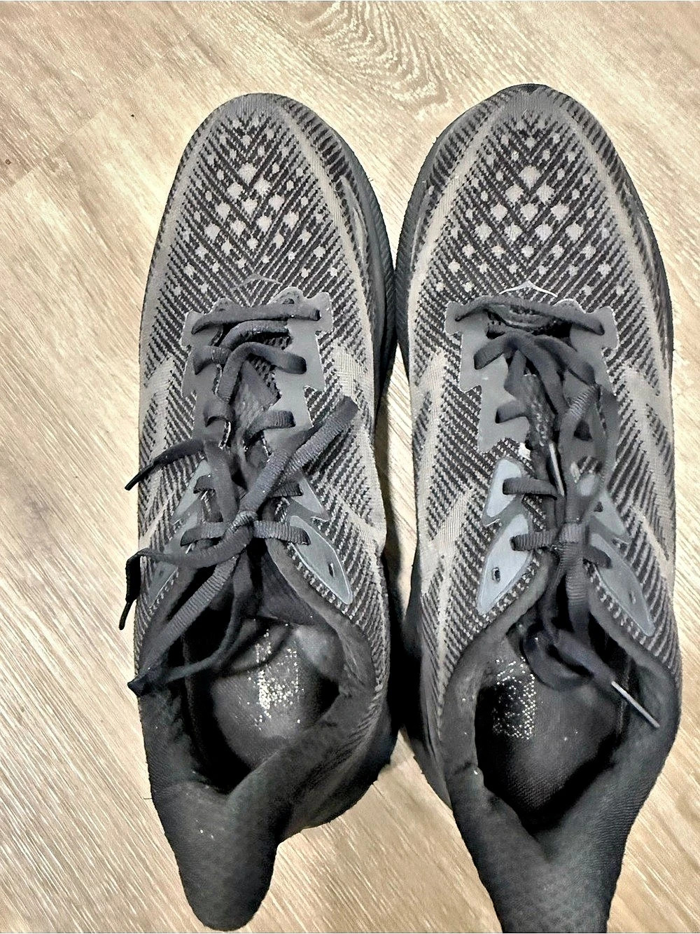 Hoka Clifton 9 ,Men's Athletic Shoes US 12 wide Black & Gray